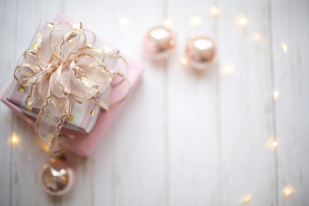 How to Make Your Own Custom Gift Tags